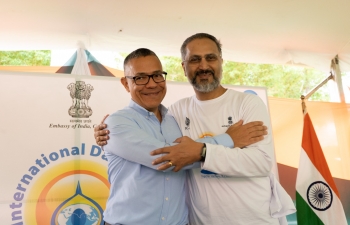 Amb. Abhishek Singh received H.E. Ernesto Villegas, Culture Minister of Venezuela at the celebrations of the 9th International Day of Yoga at the iconic La Casona in Caracas. Minister Villegas also interacted with the Yoga enthusiasts and conveyed his greetings to them.